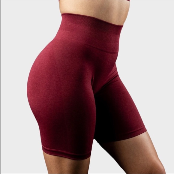 Alphalete Amplify Bike Shorts - Bordeaux - Picture 2 of 8